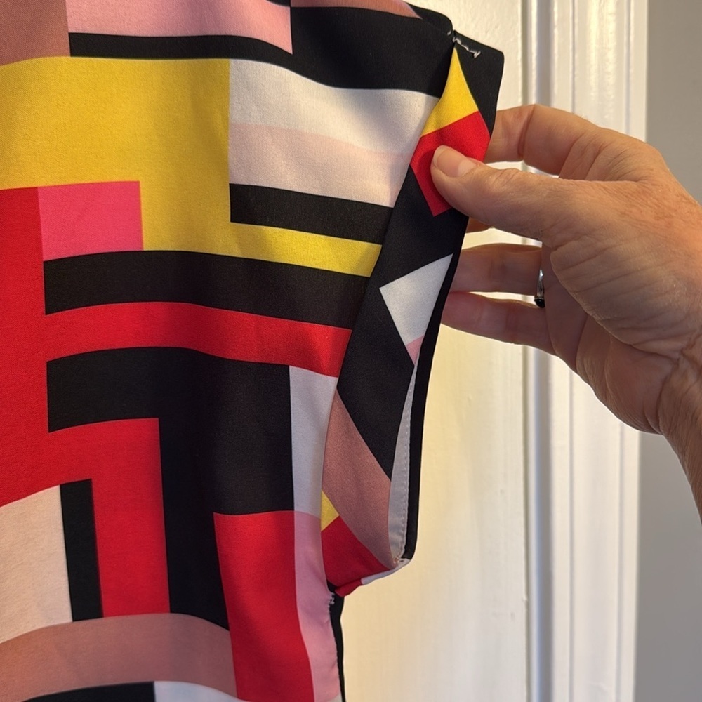 Colorful Geometric Women's Top - Picture 3 of 6